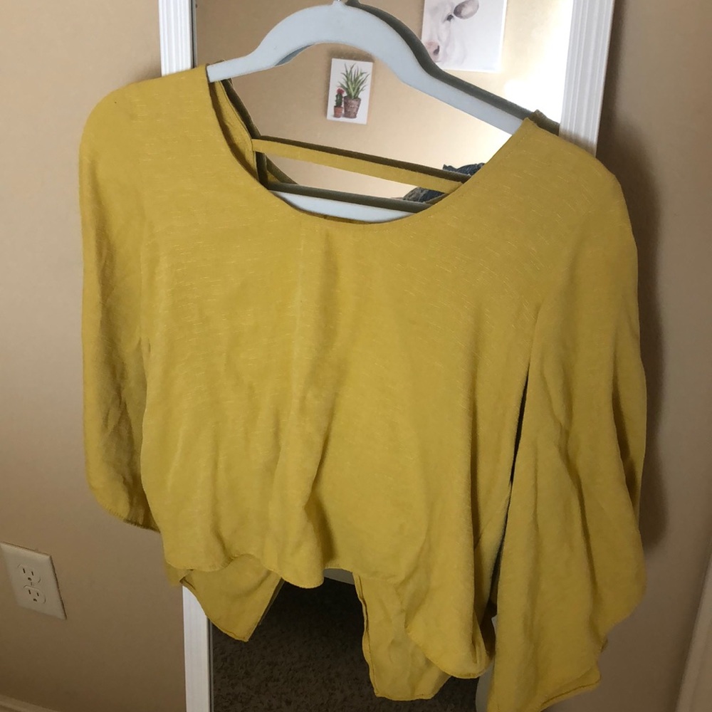 Open back, crop top